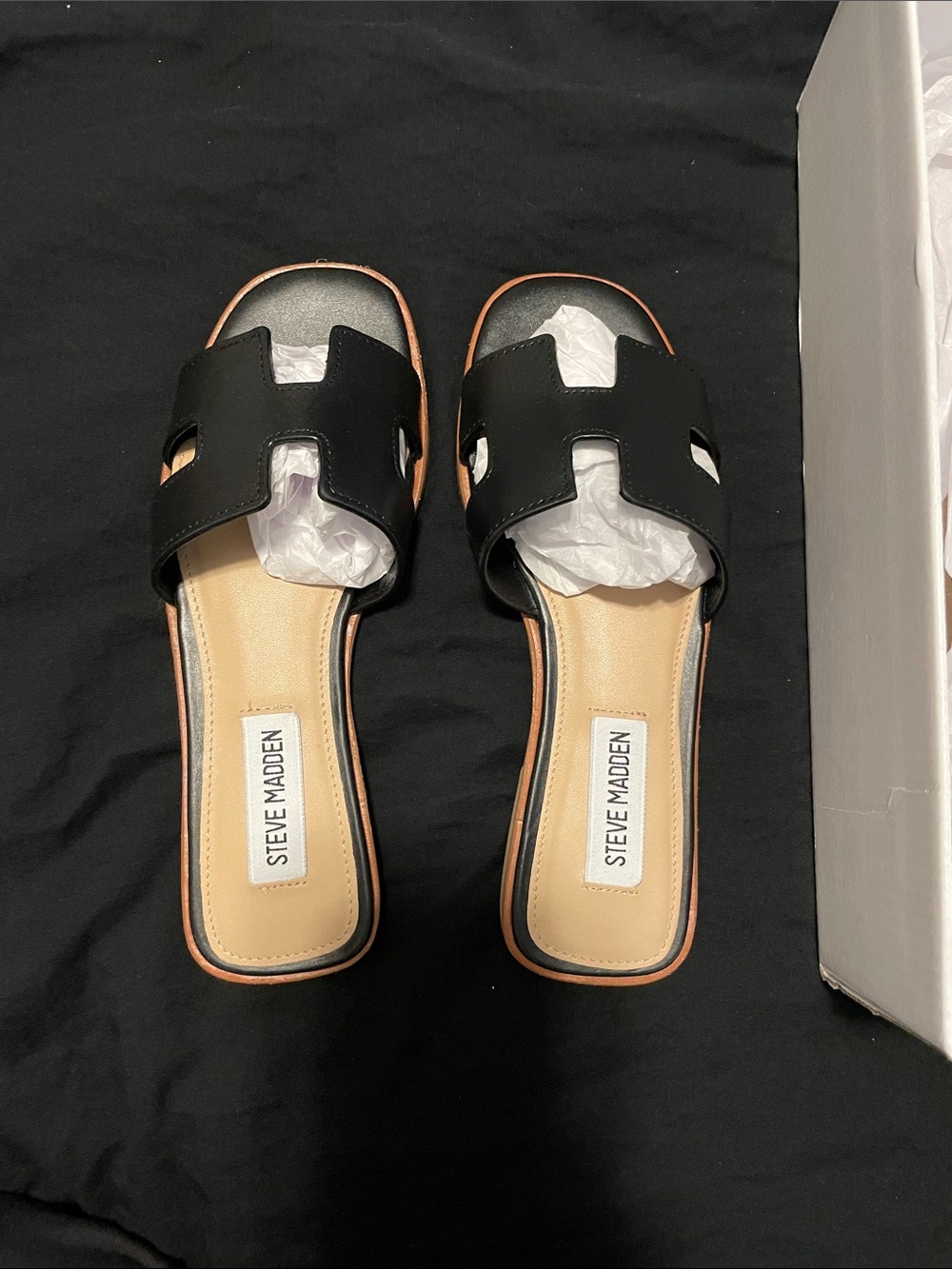 Black Hadyn sandals